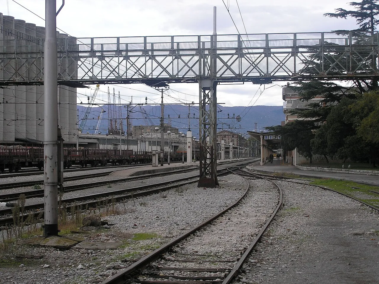 Station Rijeka, de bestemming van de ontspoorde goederentrein